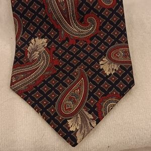 Vtg Etienne Aigner Navy Red Paisley Print 100% Silk  Tie